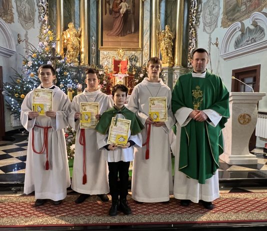 Najlepsi Ministranci i Lektorzy naszej wspólnoty w 2024 roku