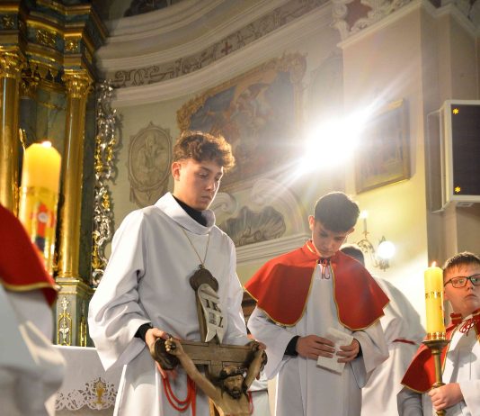 Liturgia Męki Pańskiej – Wielki Piątek