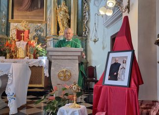 Wprowadzenie relikwii bł. Władysława Findysza do naszej świątynii.